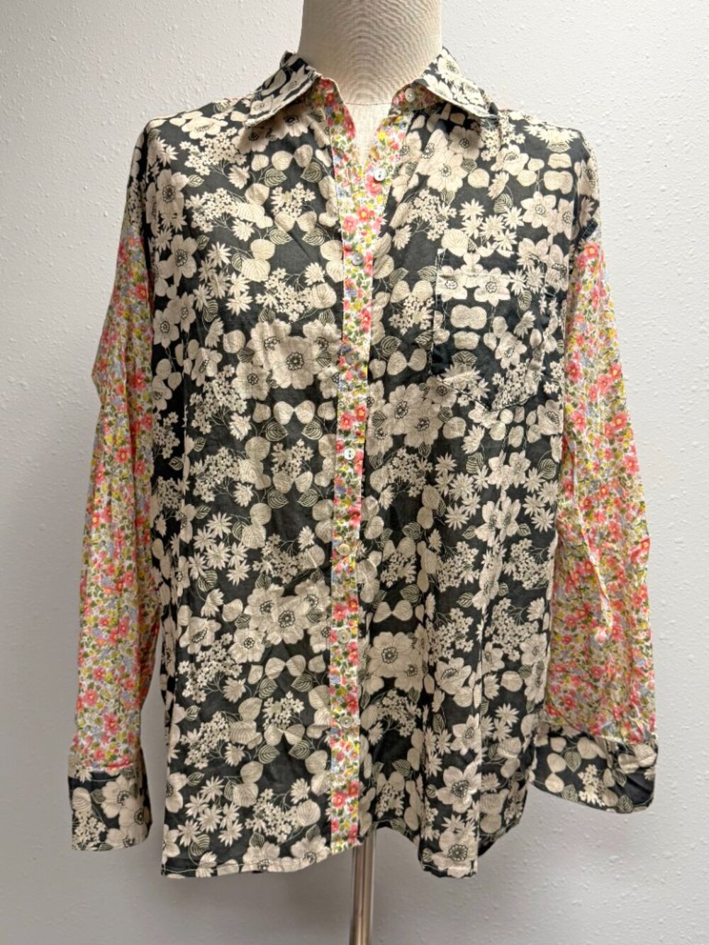 *NEW* Natural Life Barcelona Cotton Button Down - Picture 3 of 13